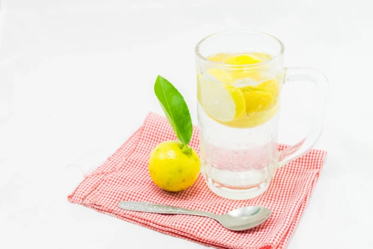 manfaat infused water lemon