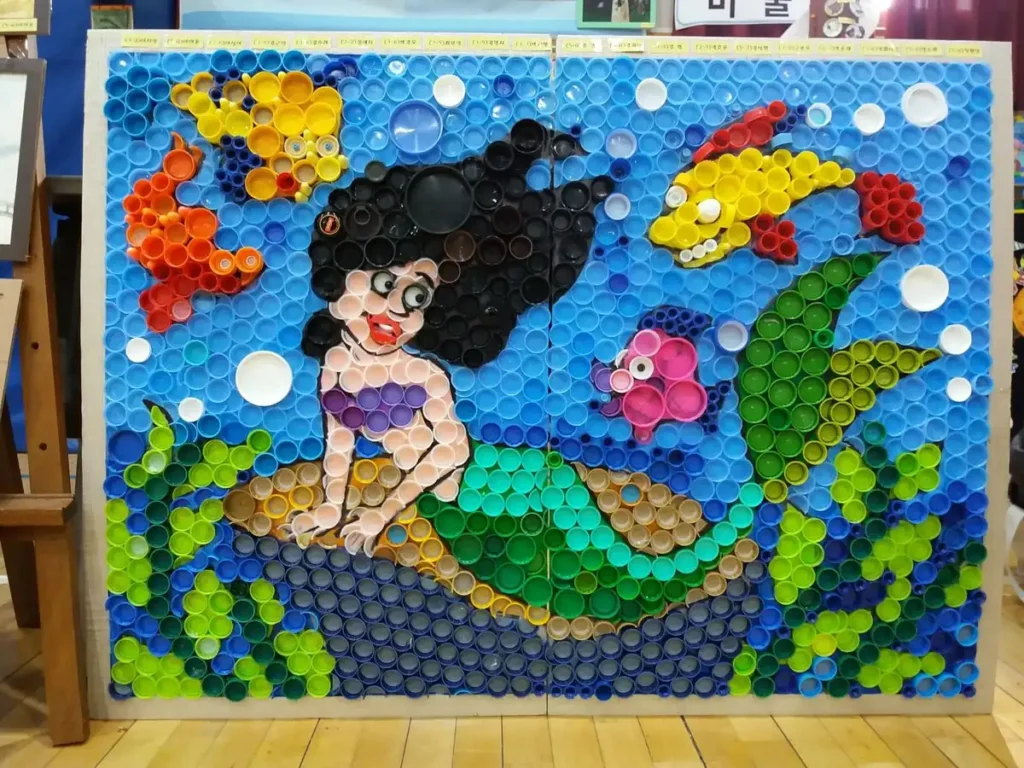 Mozaik Berbentuk Karakter